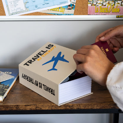 Coffre-fort livre  "Travel is my therapy"