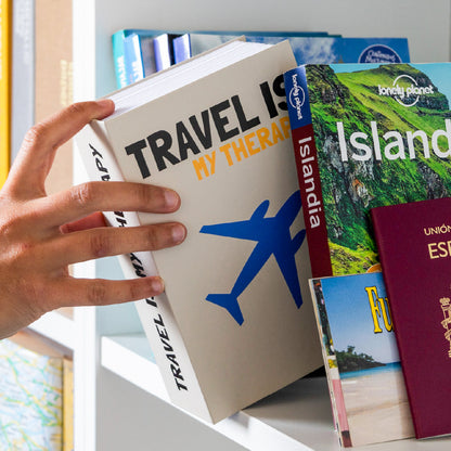 Coffre-fort livre  "Travel is my therapy"