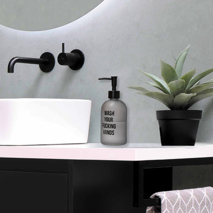 Distributeur de savon “Wash Your Fucking Hands”