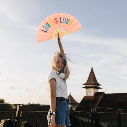 Eventail XXL "Love is love"