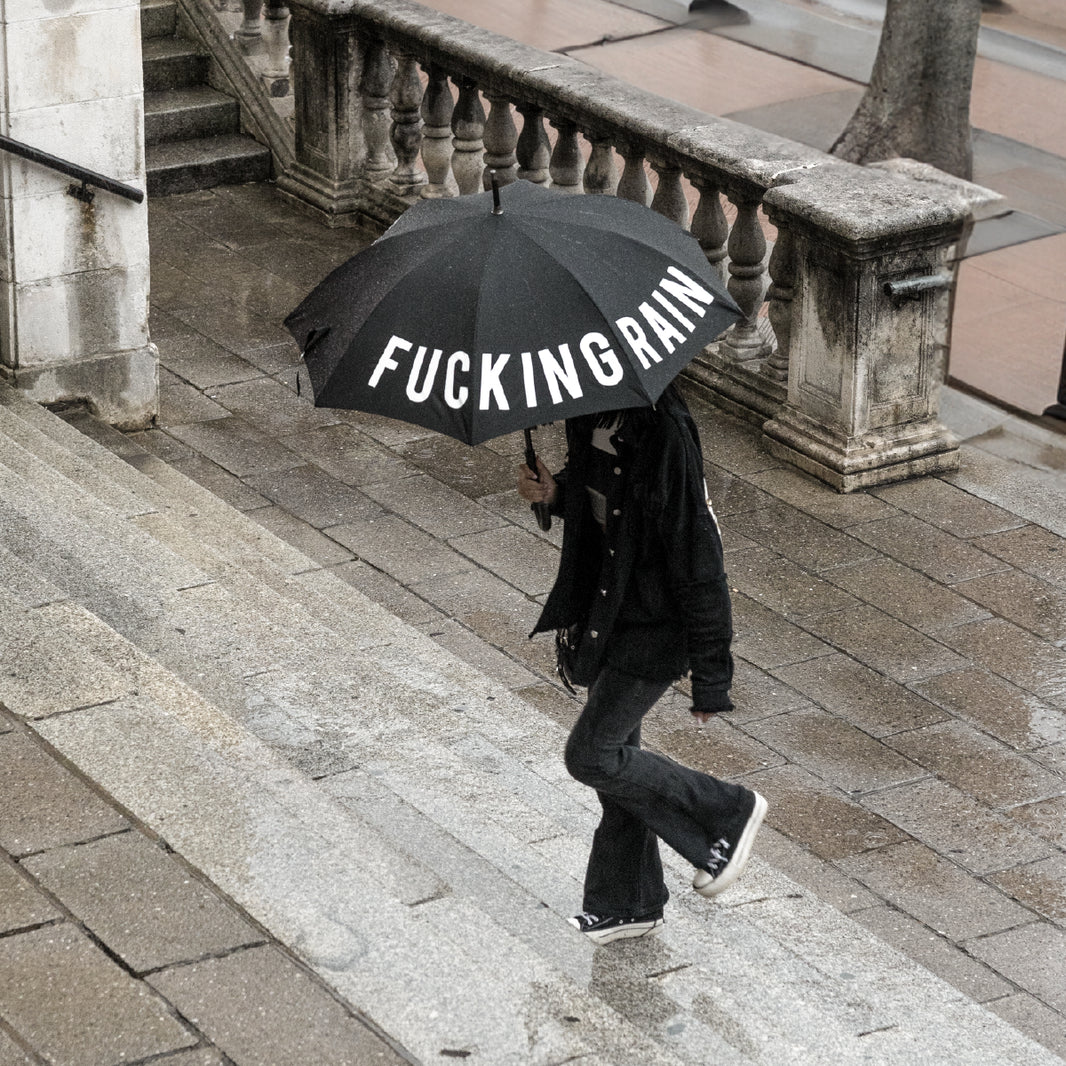 Grand parapluie "Fucking rain"