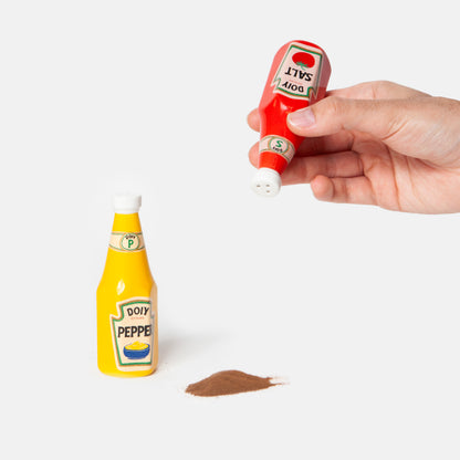 Salière et poivrière ketchup moutarde