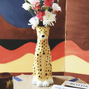 Vase cheetah